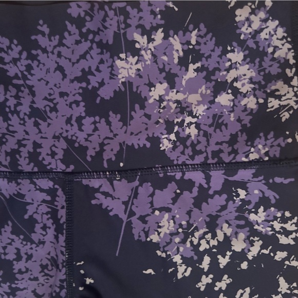 Women’s Aerie Ankle Leggings Floral Purple Size M - Picture 2 of 6